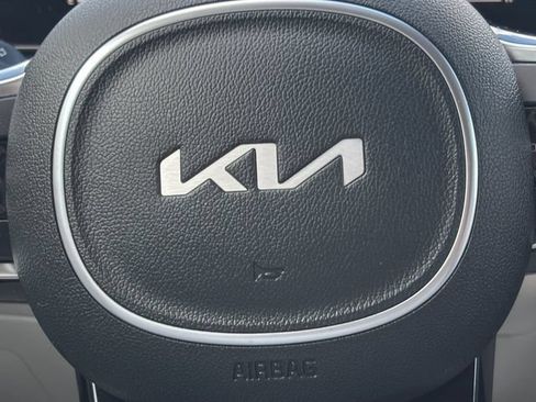 Used 2025 Kia Sorento EX FWD image 13