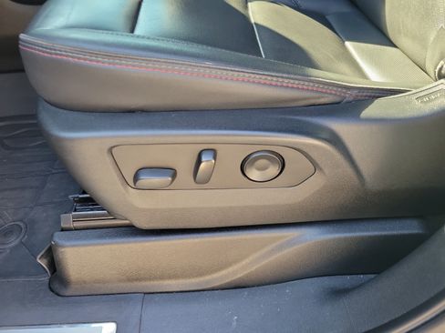 Used 2022 Chevrolet Suburban RST w/ Sport Performance Package AWD/4WD image 7