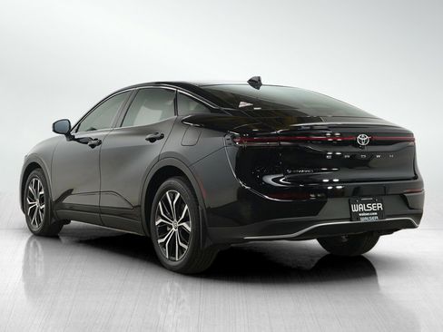 Used 2025 Toyota Crown XLE image 5