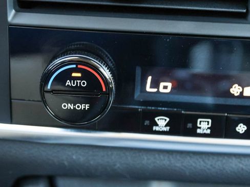 Used 2024 Nissan Rogue SV AWD/4WD image 8