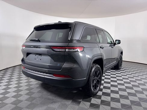 New 2026 Jeep Grand Cherokee Altitude image 21