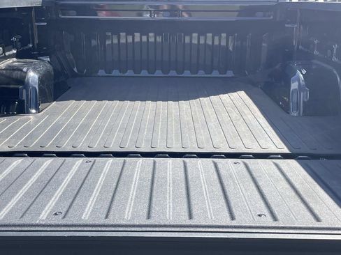 Used 2022 Chevrolet Silverado 1500 LT image 11