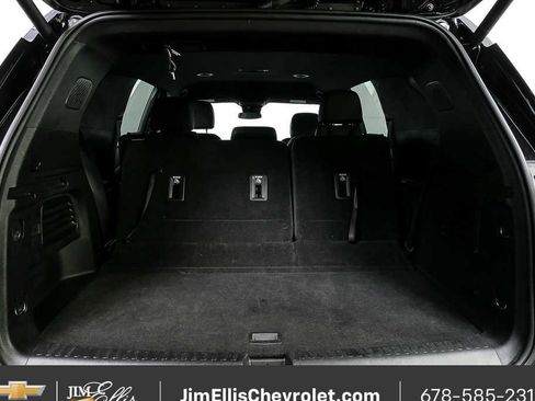 Used 2025 Chevrolet Traverse LT image 30