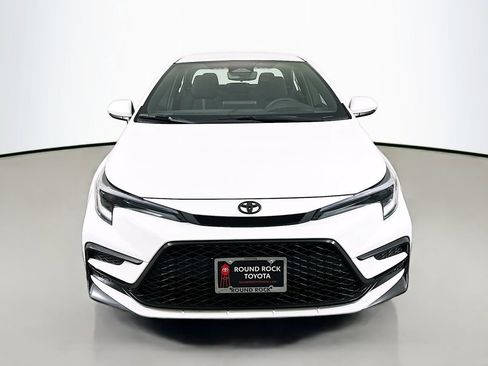 Used 2025 Toyota Corolla SE image 2