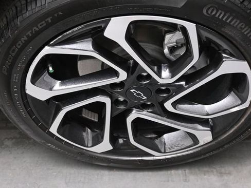 Used 2025 Chevrolet Trax RS FWD image 34