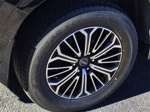 New 2025 Nissan Armada Platinum image 5