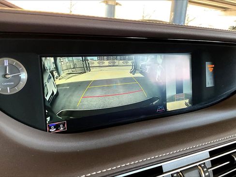 Used 2019 Lexus LS 500 image 26