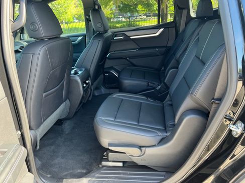 New 2026 GMC Acadia Elevation w/ Elevation Premium Package AWD/4WD image 29