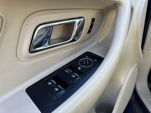 Used 2016 Ford Taurus SE image 15