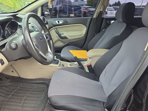 Used 2015 Ford Fiesta SE FWD image 4