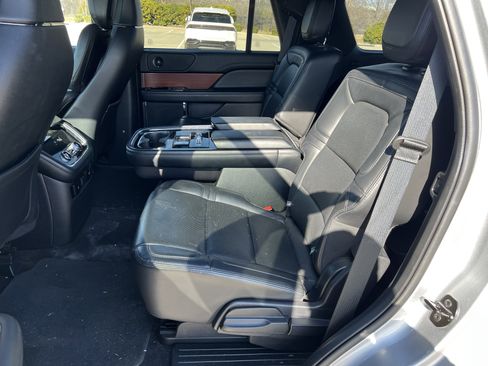 Used 2021 Lincoln Navigator Reserve image 28