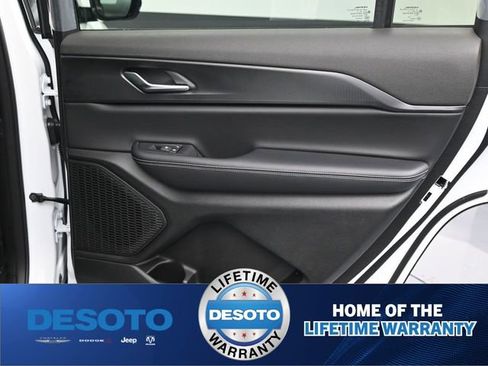 New 2025 Jeep Grand Cherokee L Altitude image 12