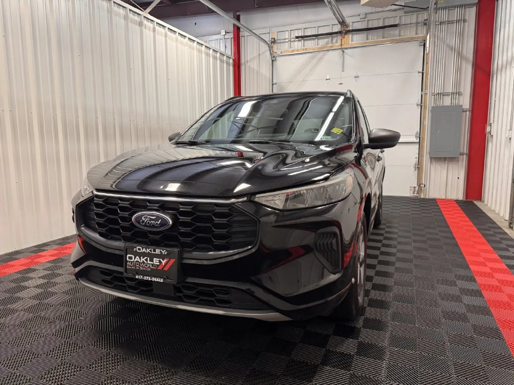 Used 2024 Ford Escape ST-Line w/ Tech Pack #1 AWD/4WD image 11