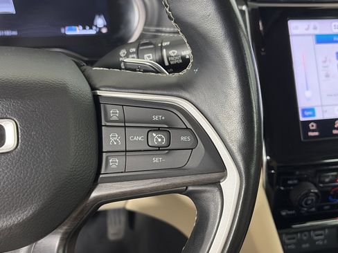 Used 2022 Jeep Grand Cherokee L Limited image 32