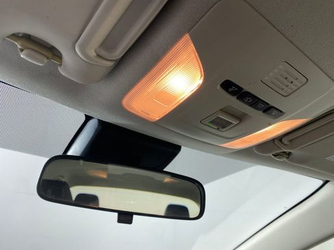 Used 2020 Toyota Corolla LE image 19