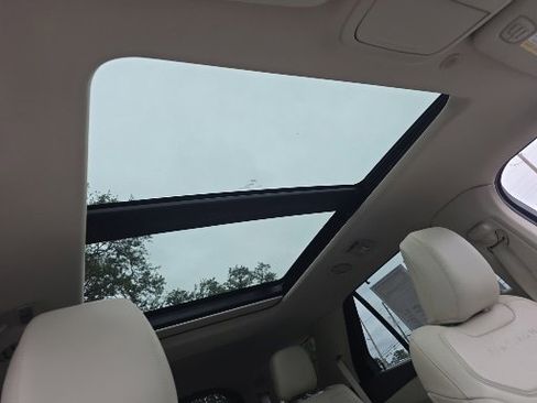 Certified 2021 Ford Explorer Platinum w/ Equipment Group 601A image 19