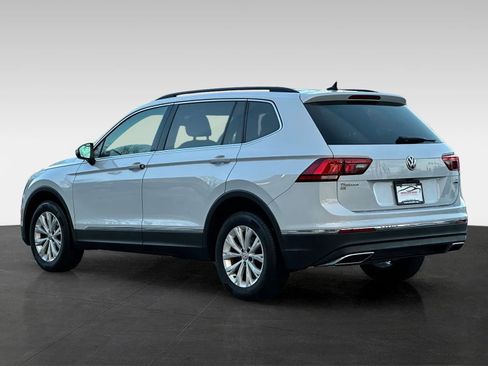 Used 2018 Volkswagen Tiguan SE w/ Panoramic Sunroof Package image 5