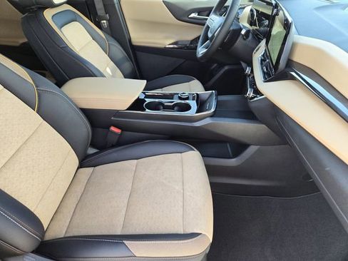 New 2026 Chevrolet Equinox ACTIV image 11