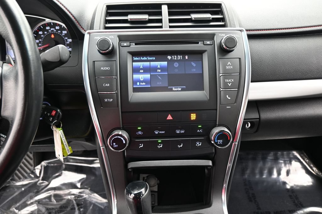 Used 2017 Toyota Camry SE FWD image 12