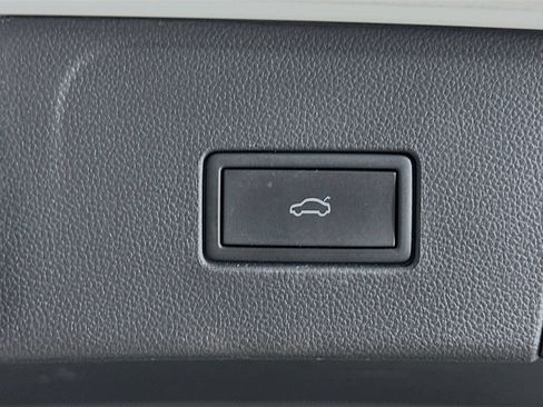 Certified 2023 Volkswagen Atlas SE AWD/4WD image 39