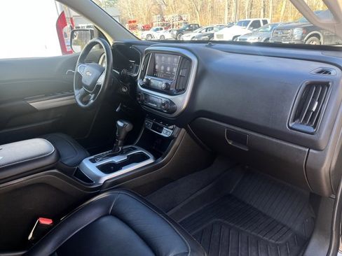 Used 2021 Chevrolet Colorado LT w/ Luxury Package image 23