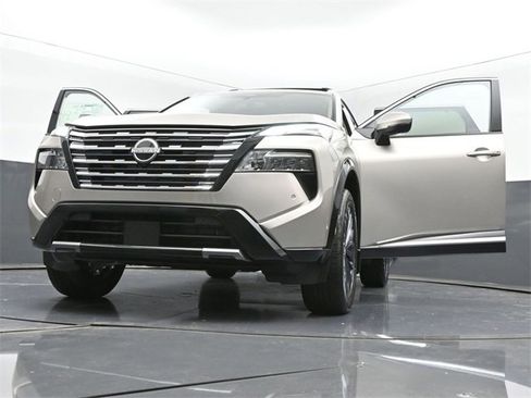 New 2025 Nissan Rogue Platinum w/ Platinum Premium Package image 51