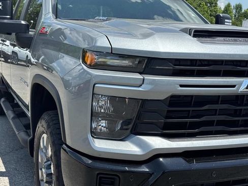 Used 2026 Chevrolet Silverado 2500 Custom w/ Custom Value Package AWD/4WD image 10