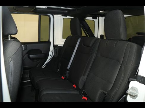 Used 2022 Jeep Wrangler Unlimited Sport w/ Sun And Sound Package AWD/4WD image 26