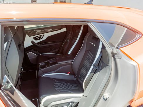 Used 2023 Lamborghini Urus S AWD/4WD image 49