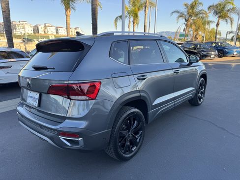 Used 2022 Volkswagen Taos SE image 10