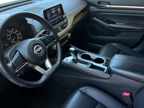 Used 2024 Nissan Altima 2.5 SR FWD image 14