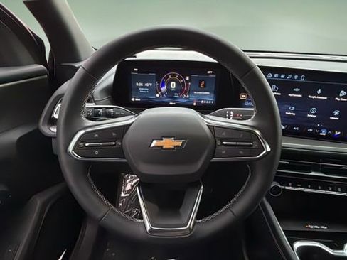 Used 2026 Chevrolet Traverse LT w/ Driver Confidence Package image 11