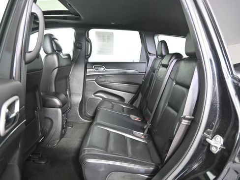 Used 2022 Jeep Grand Cherokee Limited AWD/4WD image 17