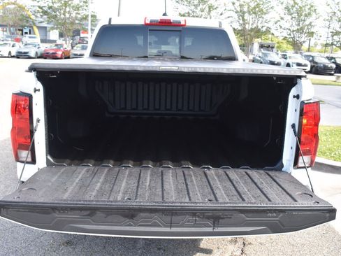 Used 2025 Chevrolet Colorado W/T RWD image 11