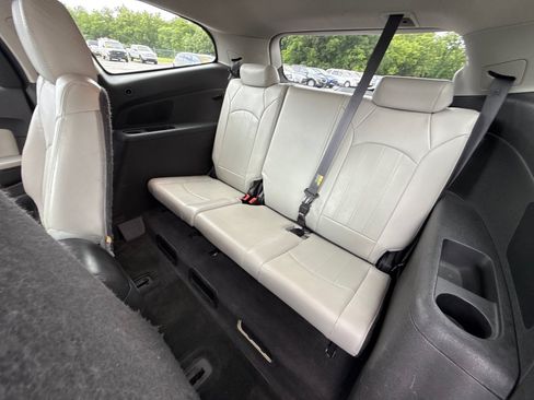 Used 2011 Chevrolet Traverse LTZ AWD/4WD image 11