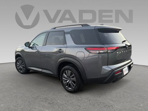 Used 2025 Nissan Pathfinder SV FWD image 20