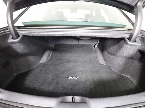 Used 2015 Chrysler 300 C Platinum w/ Harman/Kardon Audio Group AWD/4WD image 18
