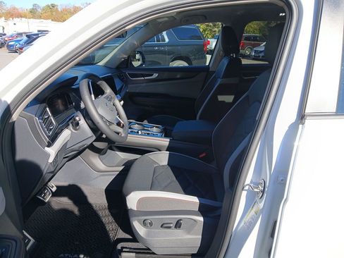 New 2026 Volkswagen Atlas Peak Edition AWD/4WD image 9