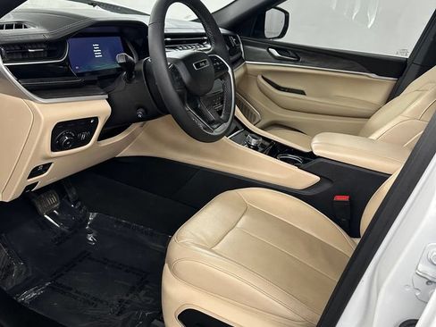 Used 2022 Jeep Grand Cherokee Limited 4xe w/ Luxury Tech Group II AWD/4WD image 10
