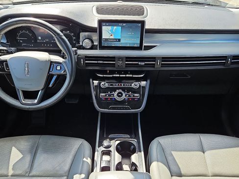 Used 2022 Lincoln Corsair AWD w/ Premium Package image 26
