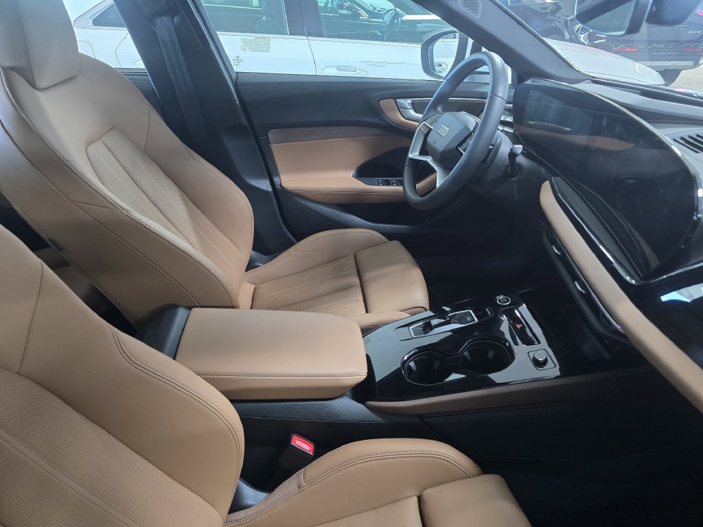 Used 2025 Audi A5 Premium Plus w/ Premium Plus AWD/4WD image 3