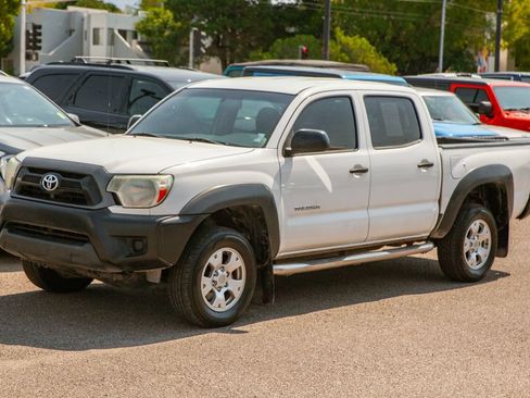 Used 2014 Toyota Tacoma PreRunner w/ Convenience Package RWD image 9