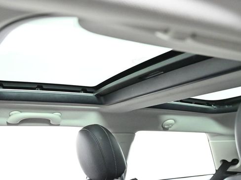 Used 2019 MINI Cooper S image 22