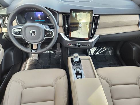 New 2026 Volvo XC90 B6 Plus w/ Protection Package Premier image 2