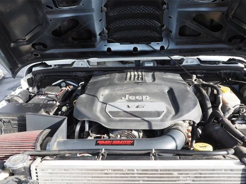 Used 2017 Jeep Wrangler Unlimited Sahara image 11