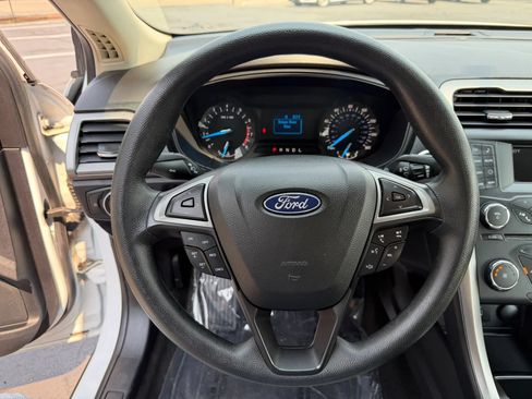 Used 2018 Ford Fusion S FWD image 22