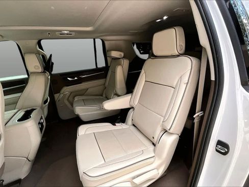 Used 2024 GMC Yukon XL Denali AWD/4WD image 21