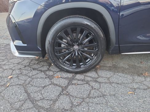 Certified 2024 Toyota Highlander XSE image 9