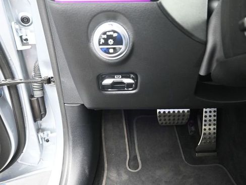 Used 2025 Mercedes-Benz C 300 Sedan image 16