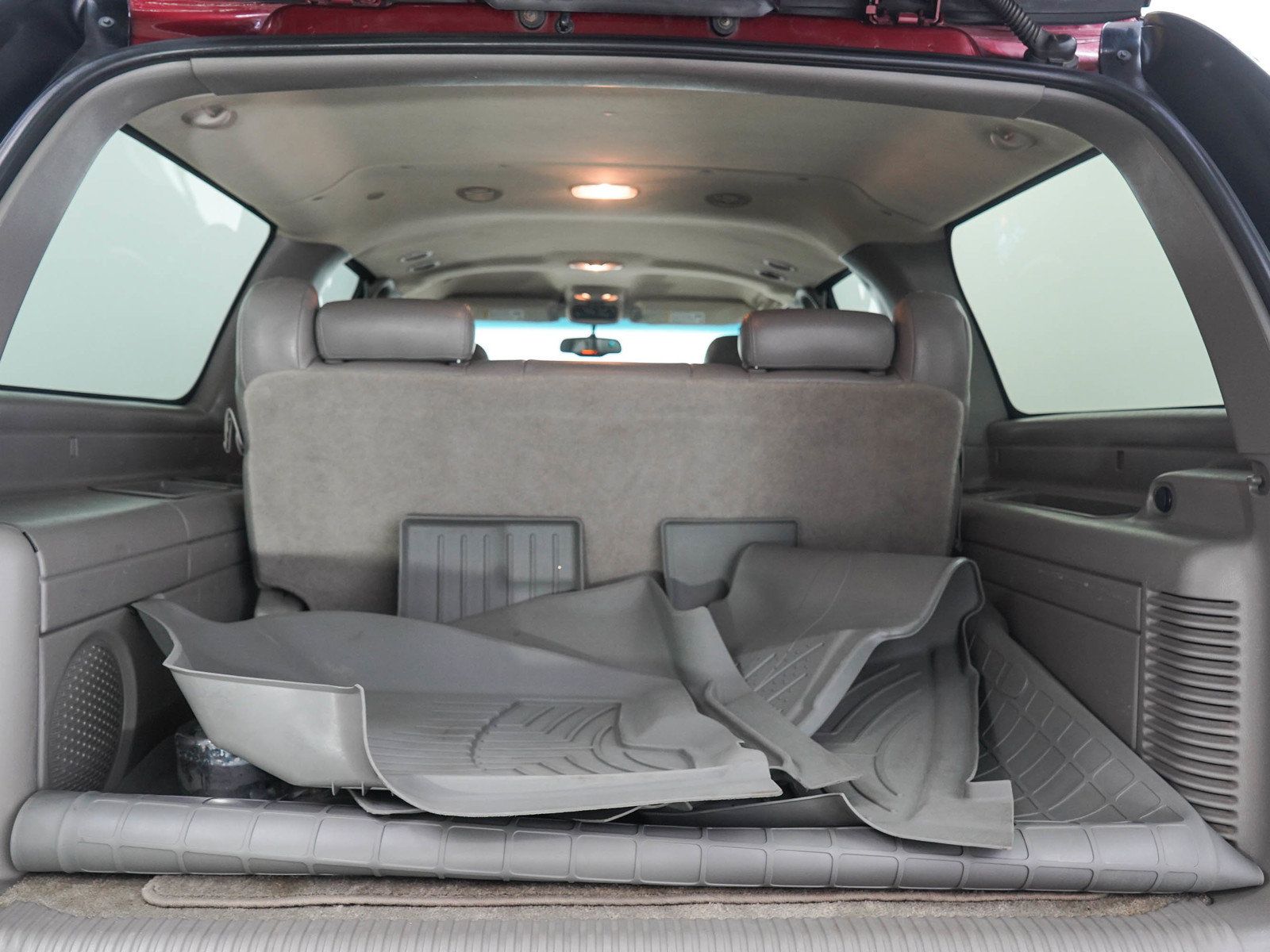 Used 2003 GMC Yukon XL 2500 SLT w/ 1SD Preferred Equipment Group AWD/4WD image 9